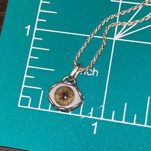 [Eyeba] dark hazel silver mini scalloped eye pendant
